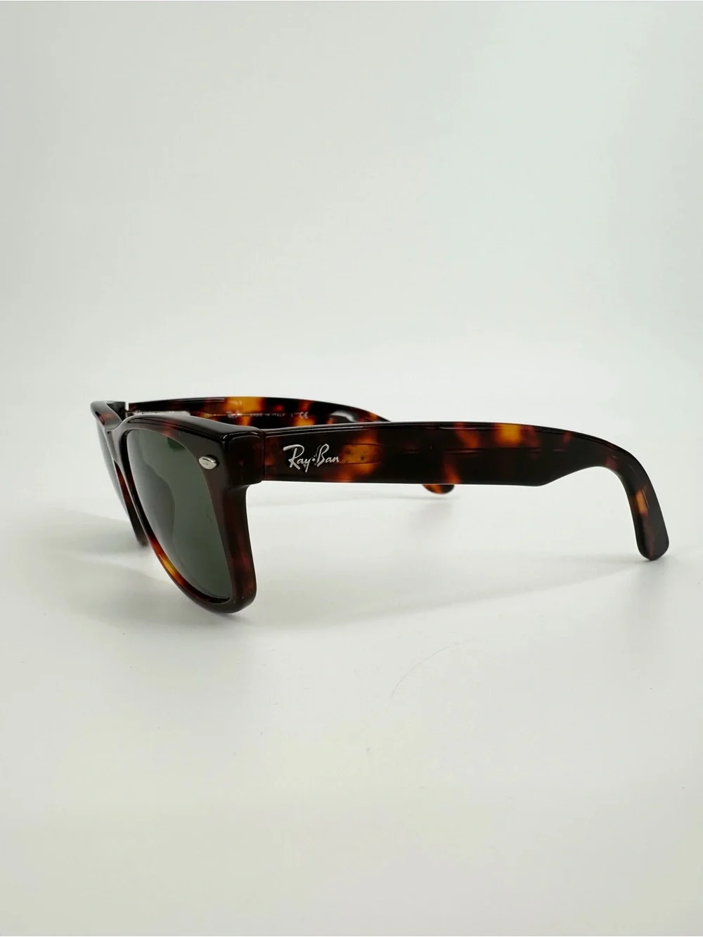 Ray-Ban RB2113 Wayfarer Tortoise Sunglasses 909 Italy 50-19